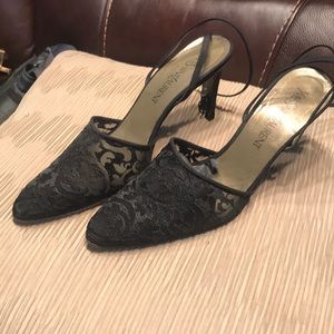 Yves Saint Laurent Black Pointed Toe Lace-Tie 7.5
